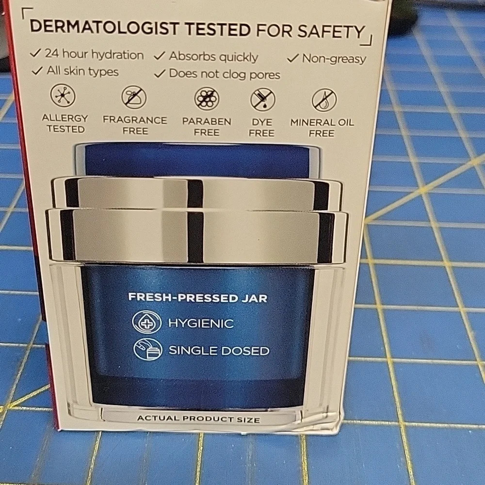 L'Oreal Revitalift Retinol + Niacinamide Cream New in Box - Picture 2 of 5